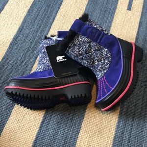 NWT Sorel Purple Faux Fur Lined Waterproof Boot